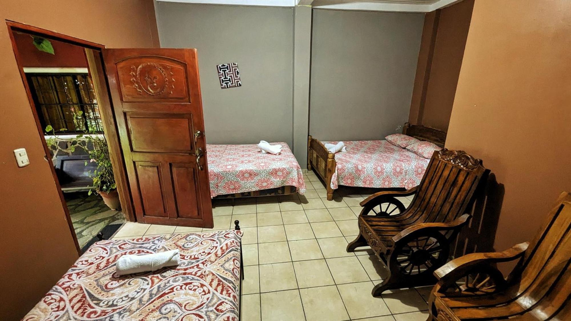 1961 Los Naranjos Hostal Extérieur photo